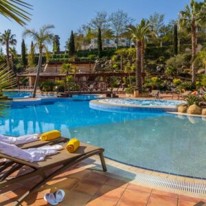 Lees meer over het artikel Hotel Golden Bahia de Tossa – inclusief huurauto