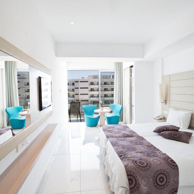 Je bekijkt nu Tsokkos Beach Hotel