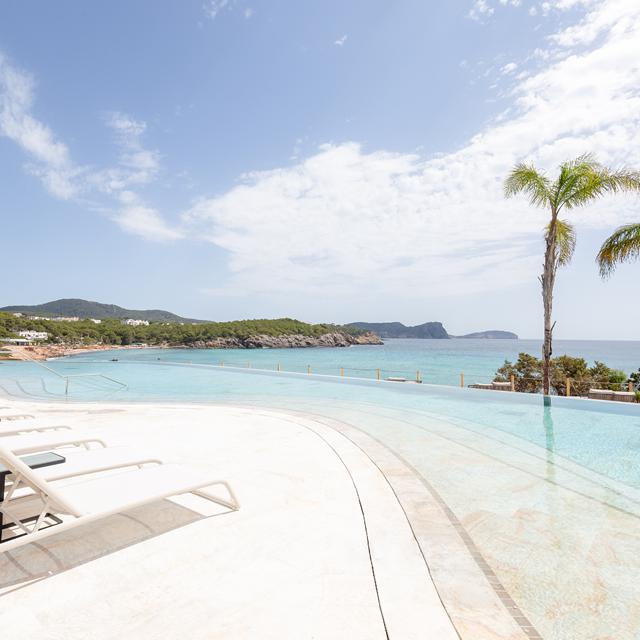 Je bekijkt nu BLESS Ibiza Cala Nova