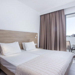 Lees meer over het artikel Hotel Stamos Plus