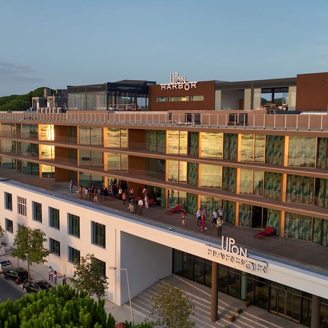 Je bekijkt nu Upon Harbor – Seixal Bay Hotel